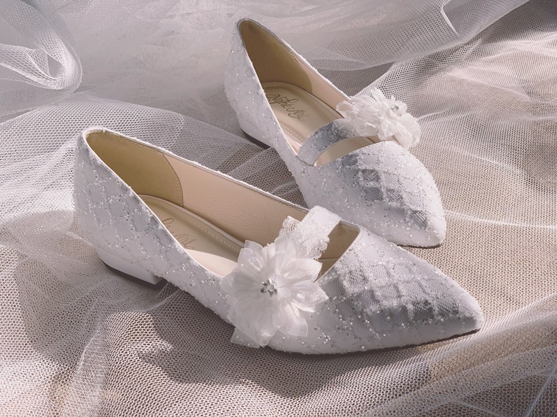 Bí quyết lựa chọn những mẫu giày cưới đẹp nín thở cho cô dâu thêm rạng rỡ 3